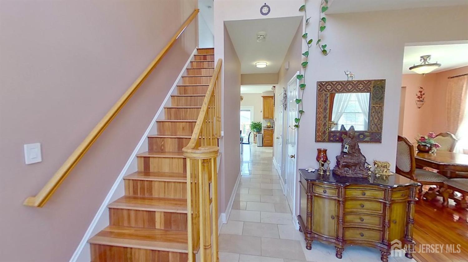 9 Yorktown Road Monmouth Junction, NJ 08852 - Photo 4 of 55 Gallery Image 4