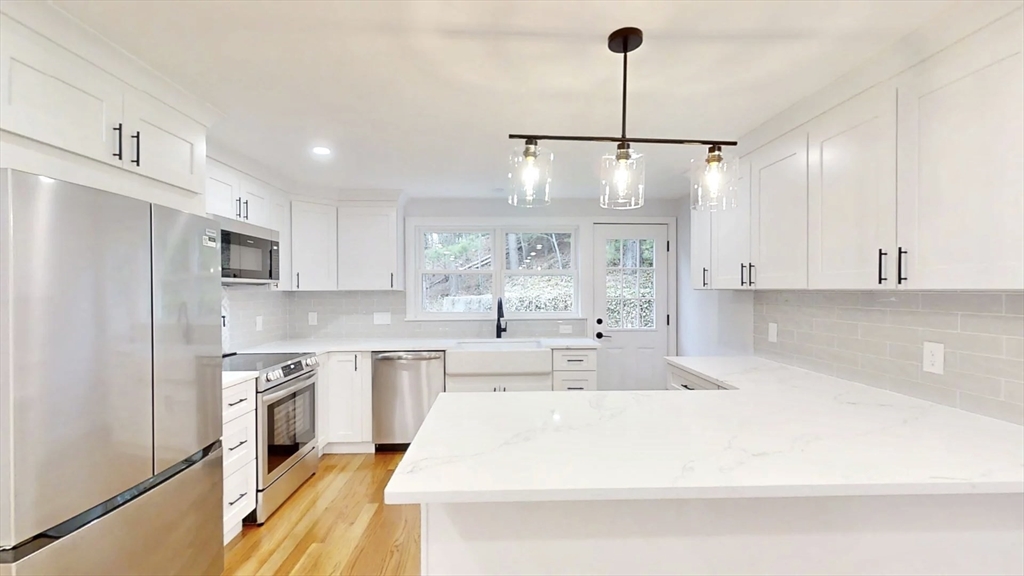 8 Reardon Road Hudson, MA 01749 - Photo 9 of 30