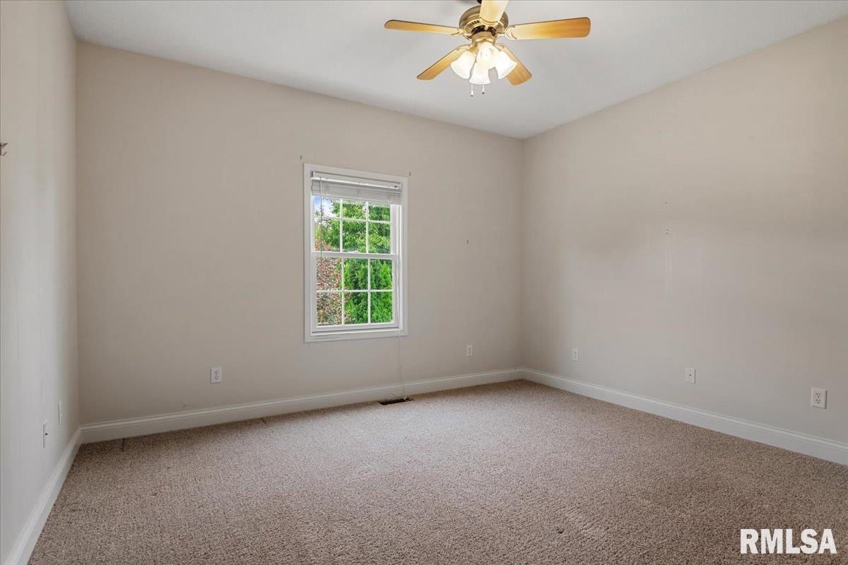 517 Heathrow Lane Rochester, IL 62563 - Photo 33 of 56