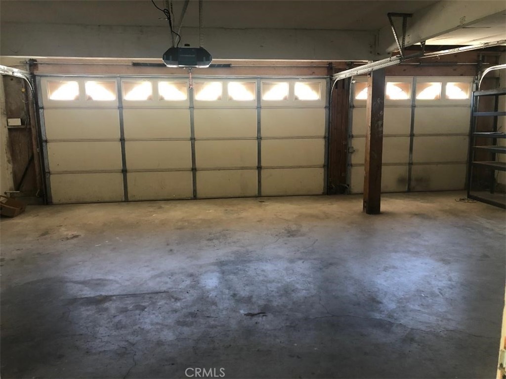 957 Silvertip Drive Diamond Bar, CA 91765 - Photo 12 of 14 a view of a garage