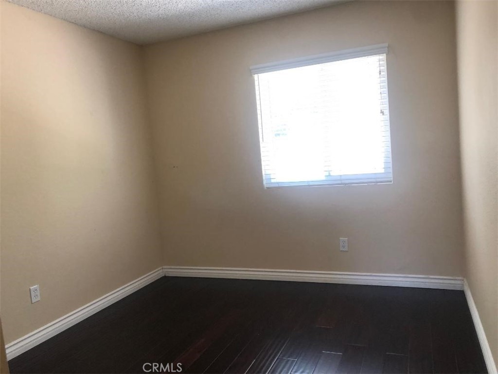 957 Silvertip Drive Diamond Bar, CA 91765 - Photo 6 of 14 an empty room with a window