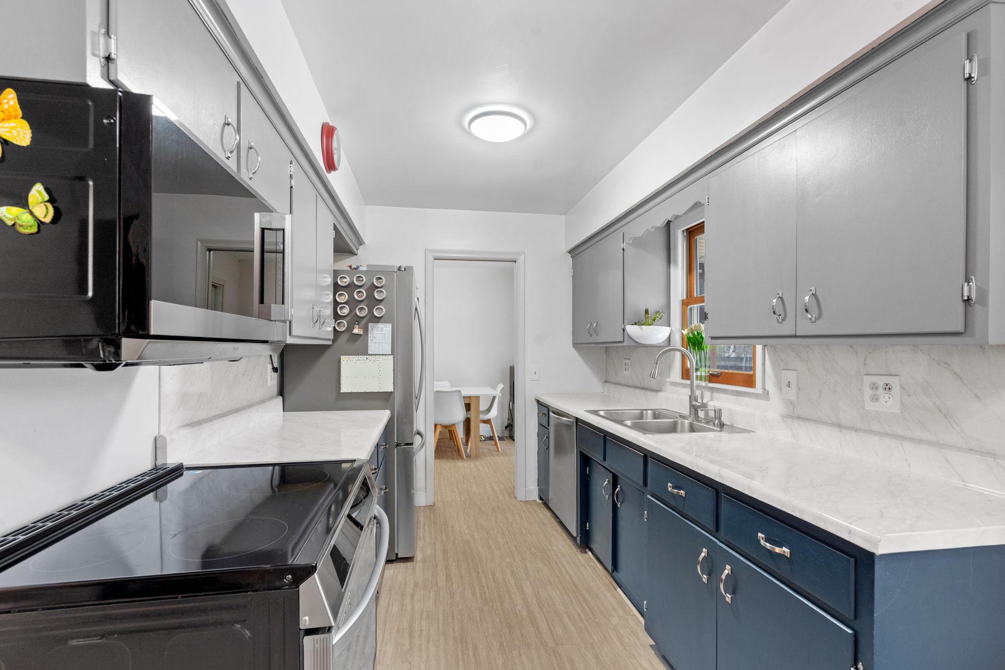 219 Demar Avenue Shoreview, MN 55126 - Photo 12 of 45