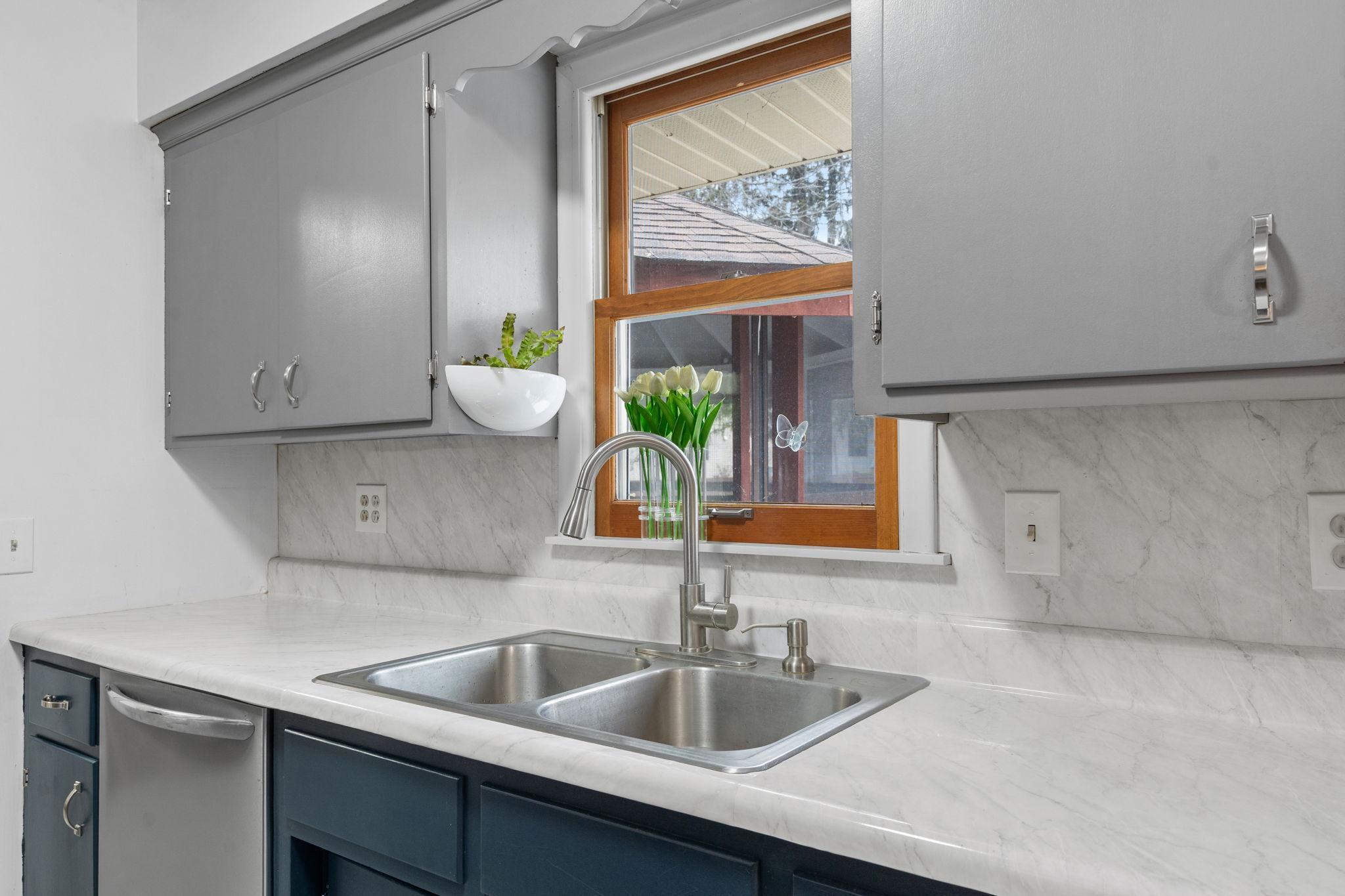 219 Demar Avenue Shoreview, MN 55126 - Photo 14 of 45