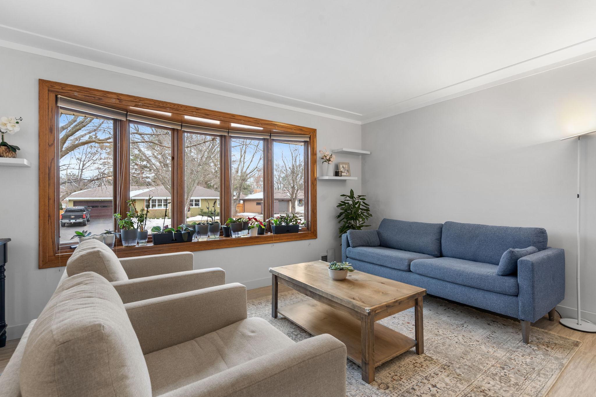 219 Demar Avenue Shoreview, MN 55126 - Photo 5 of 45