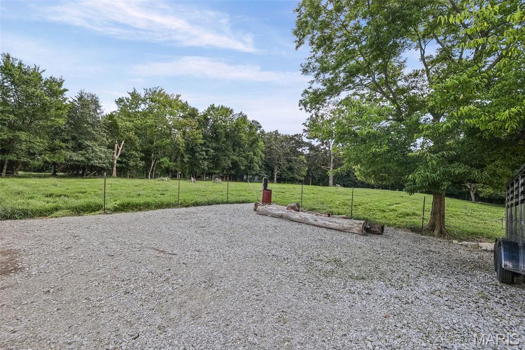 13906 Klaus Lake Road Highland, IL 62249 - Photo 31 of 40 Gallery Image 31