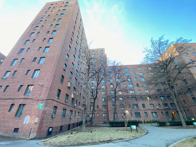 $338,000 | 1604 Metropolitan Avenue, Unit 8F | Parkchester