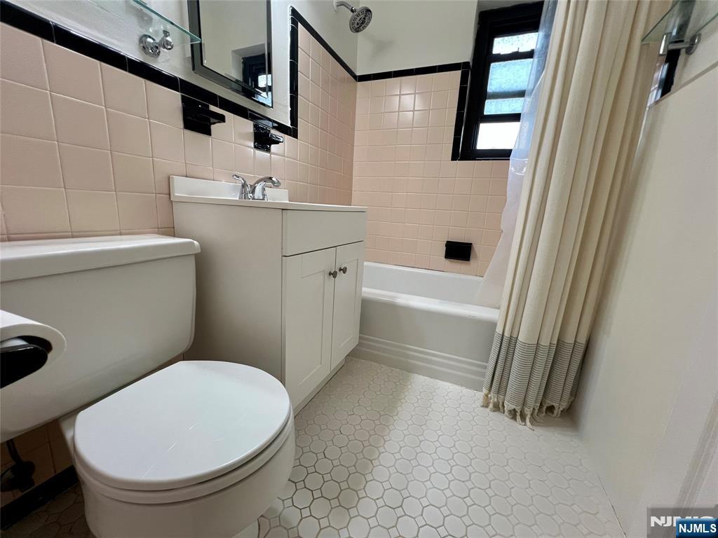 241 East Main Street, Unit 3A Bergenfield, NJ 07621 - Photo 6 of 14