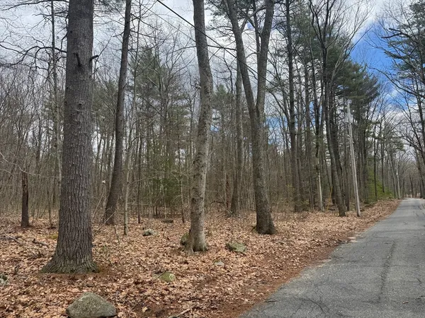$94,900 | Lot 3 Murphy Road, Barre, MA 01005
