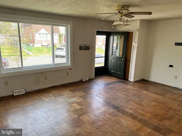 $139,900 | 105 Fronefield Avenue, Linwood, PA 19061