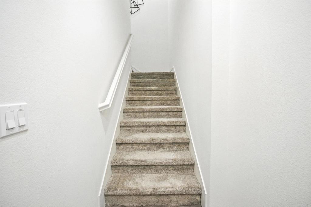 332 Seedling Way Fallbrook, CA 92028 - Photo 17 of 37 a view of entryway