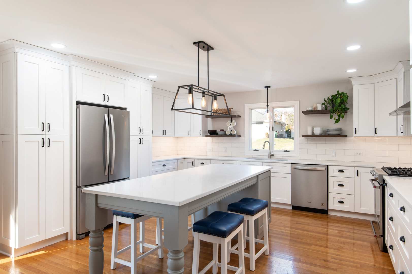 13530 South Monaghan Road Homer Glen, IL 60491 - Photo 13 of 45 a kitchen with stainless steel appliances a sink stove and refrigerator