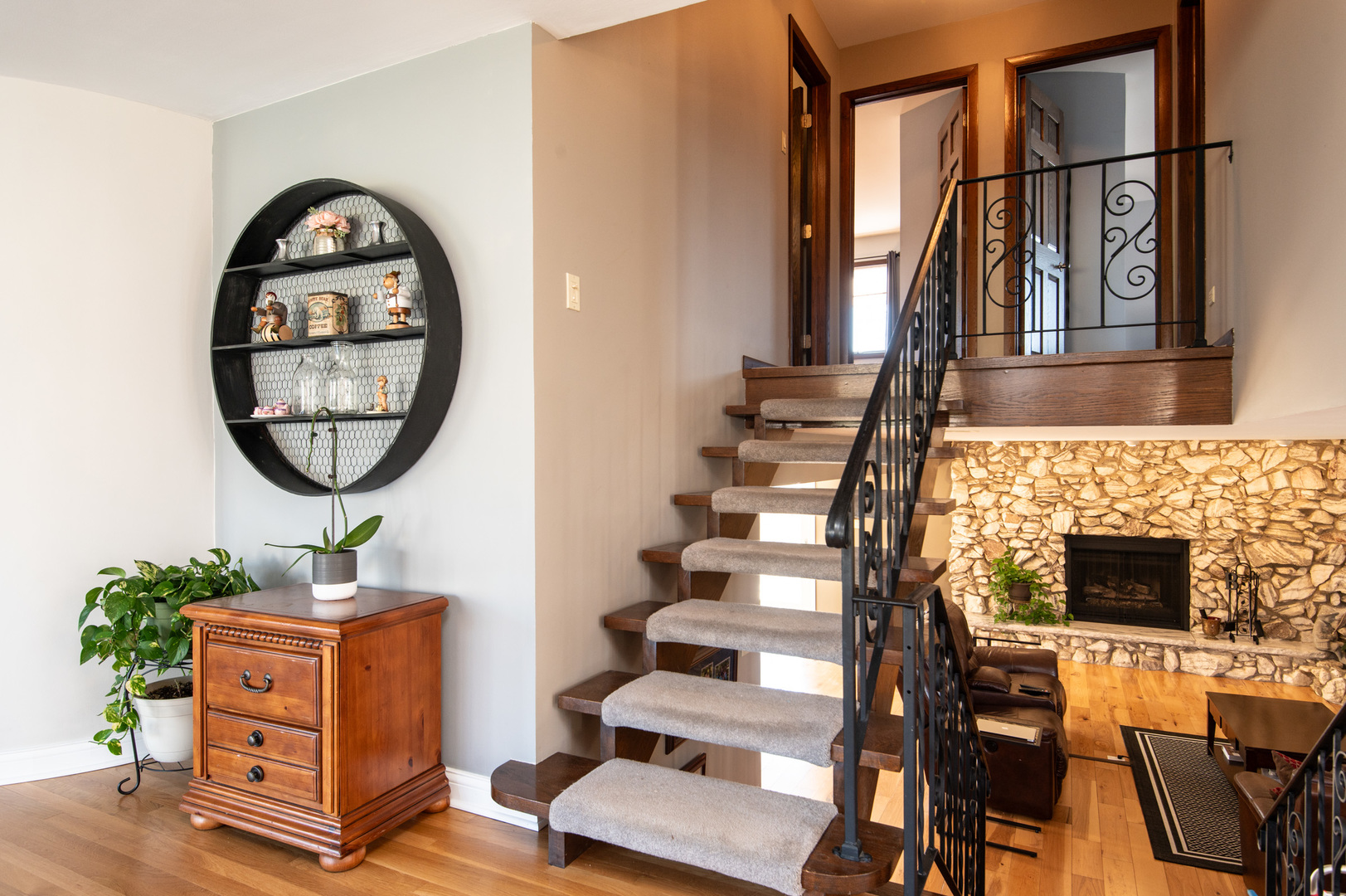 13530 South Monaghan Road Homer Glen, IL 60491 - Photo 17 of 45 a living room with furniture and a mirror