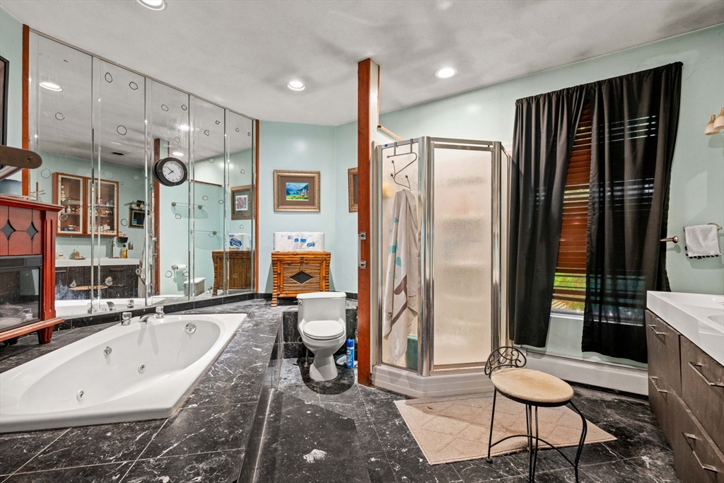 22 Hanson Road Saugus, MA 01906 - Photo 6 of 9 Gallery Image 6