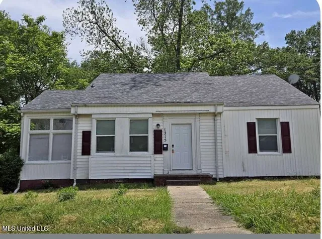 $74,500 | 1215 Lawnview Place, Jackson, MS 39203