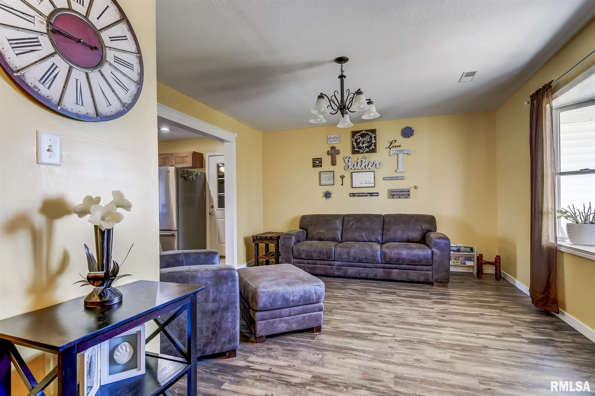 7890 North Pawnee Road Pawnee, IL 62558 - Photo 5 of 36