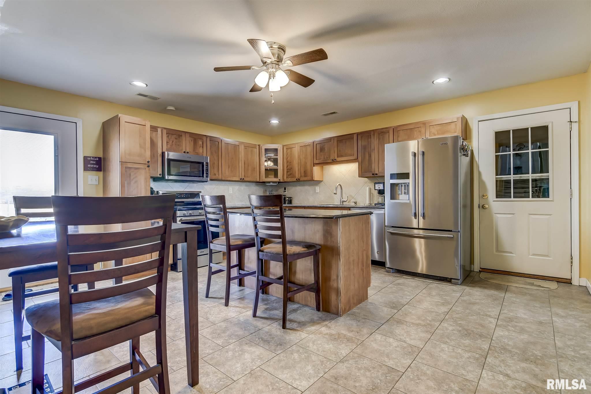 7890 North Pawnee Road Pawnee, IL 62558 - Photo 7 of 36