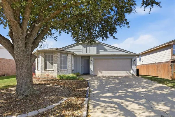 $2,050 | 7733 Liz Lane, Watauga, TX 76148