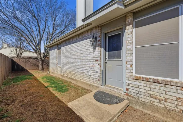 $2,050 | 7733 Liz Lane, Watauga, TX 76148