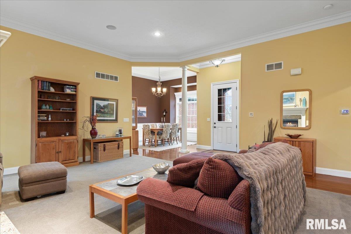 1705 Interlacken Road Springfield, IL 62704 - Photo 9 of 47