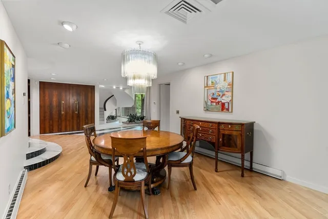 $999,900 | 33 Aylesbury Road, Worcester, MA 01609