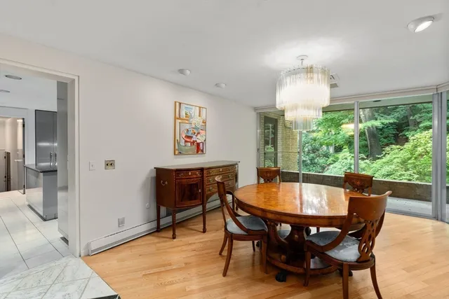 $999,900 | 33 Aylesbury Road, Worcester, MA 01609