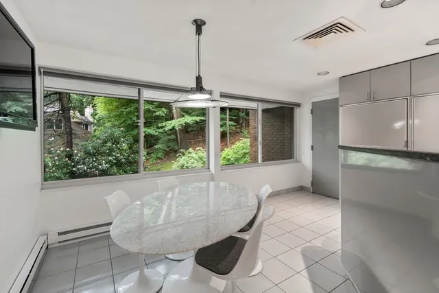 $999,900 | 33 Aylesbury Road, Worcester, MA 01609