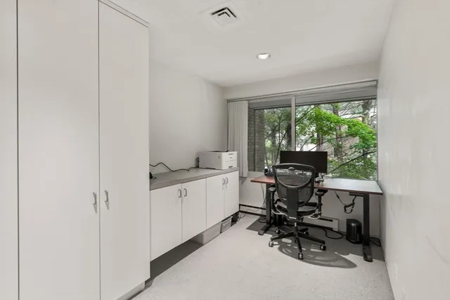 $999,900 | 33 Aylesbury Road, Worcester, MA 01609