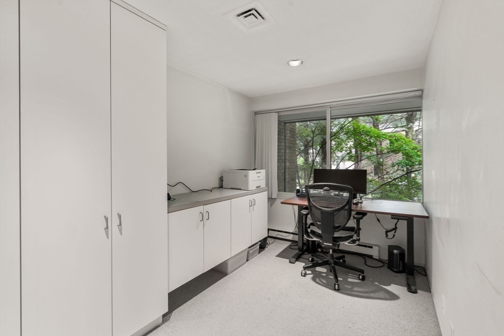 33 Aylesbury Road Worcester, MA 01609 - Photo 21 of 39