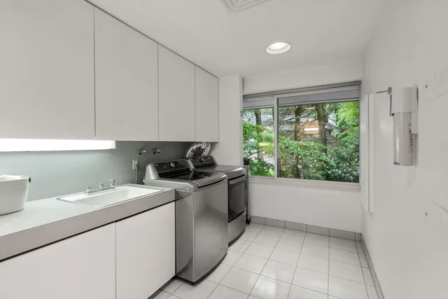 $999,900 | 33 Aylesbury Road, Worcester, MA 01609