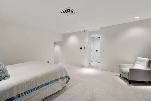 $999,900 | 33 Aylesbury Road, Worcester, MA 01609