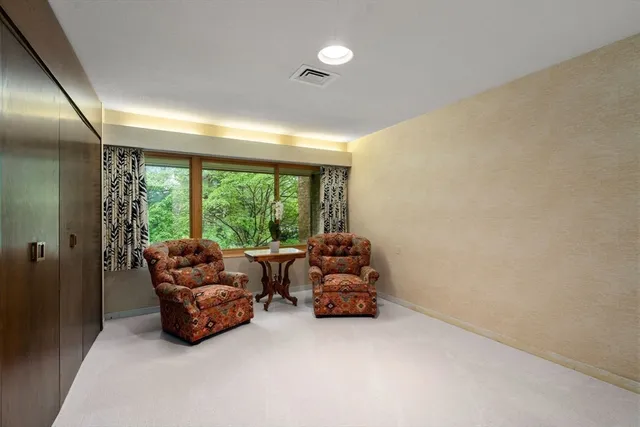 $999,900 | 33 Aylesbury Road, Worcester, MA 01609