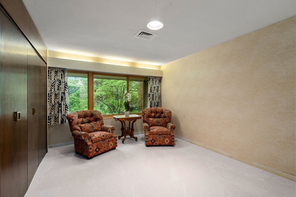 33 Aylesbury Road Worcester, MA 01609 - Photo 27 of 39