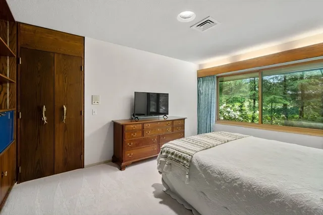 $999,900 | 33 Aylesbury Road, Worcester, MA 01609