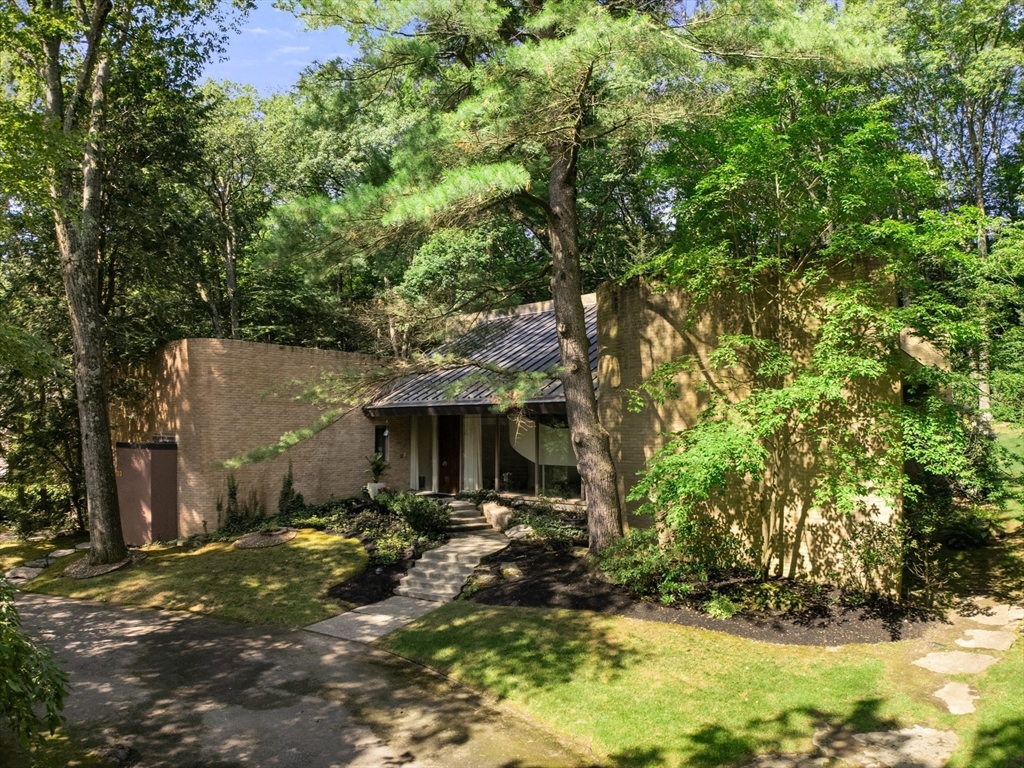 33 Aylesbury Road Worcester, MA 01609 - Photo 3 of 39