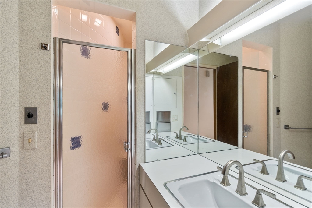 33 Aylesbury Road Worcester, MA 01609 - Photo 32 of 39