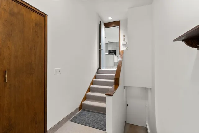 $999,900 | 33 Aylesbury Road, Worcester, MA 01609