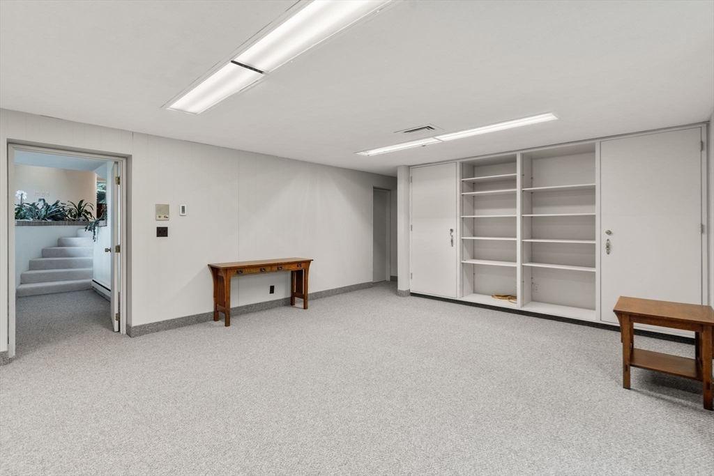 33 Aylesbury Road Worcester, MA 01609 - Photo 36 of 39