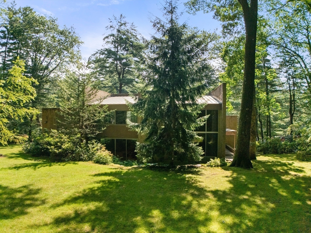 33 Aylesbury Road Worcester, MA 01609 - Photo 4 of 39