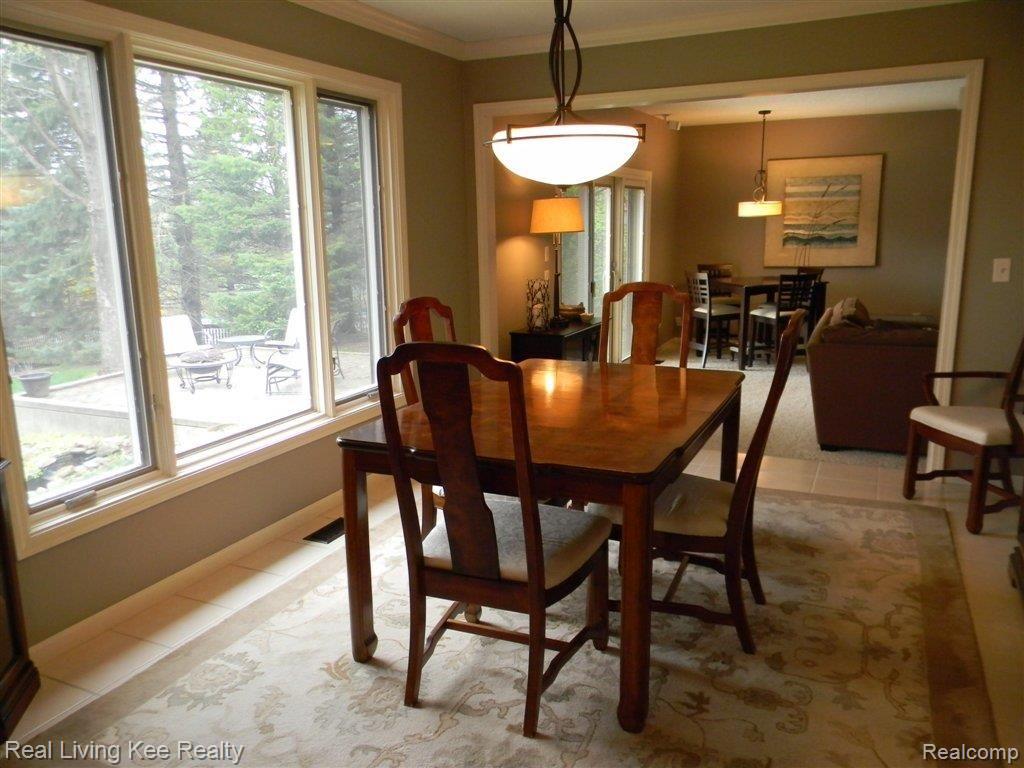 730 Stanford Circle Rochester, MI 48309 - Photo 9 of 24 Breakfast Nook