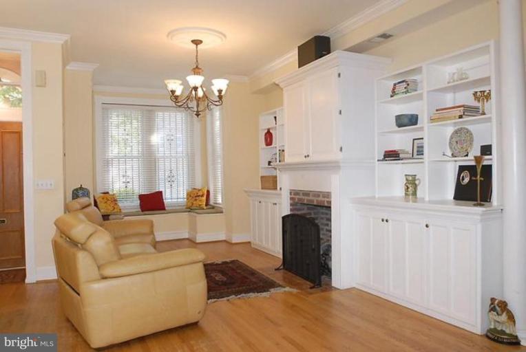 526 4th Street Northeast Washington, DC 20002 - Photo 2 of 12 Living Room