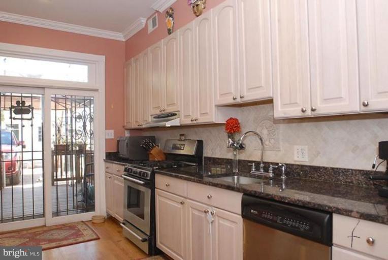 526 4th Street Northeast Washington, DC 20002 - Photo 9 of 12 Kitchen