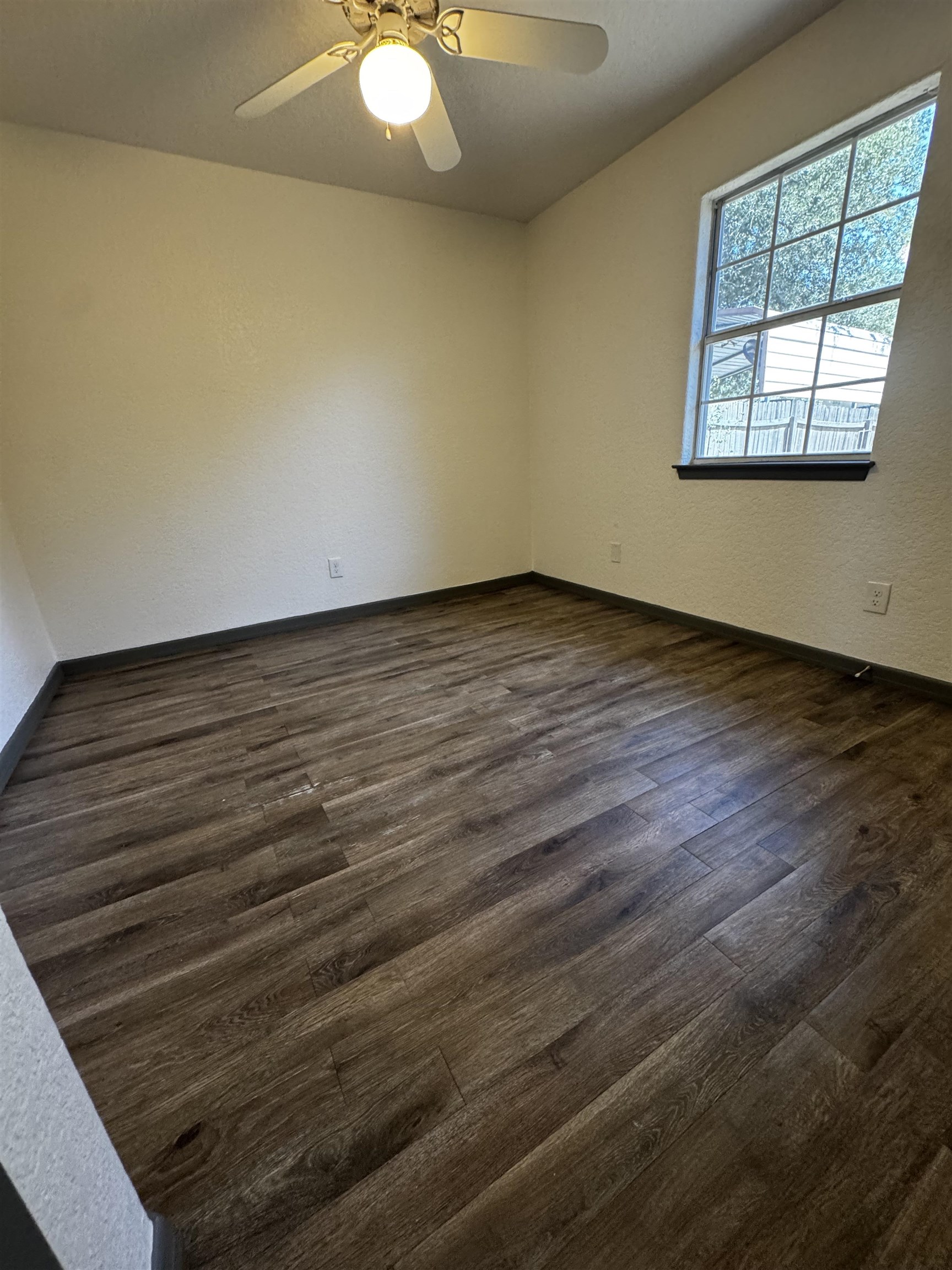 305 Ave R Marble Falls, TX 78654 - Photo 10 of 25 Gallery Image 10
