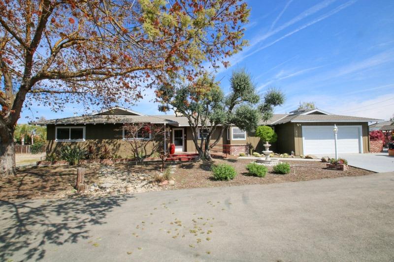 560 East Parlier Avenue Reedley, CA 93654 - Photo 1 of 77 Gallery Image 1
