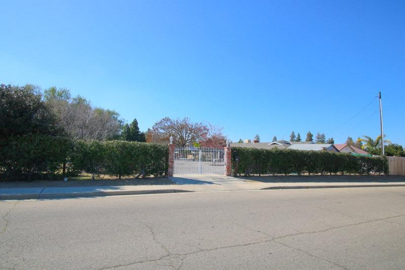 560 East Parlier Avenue Reedley, CA 93654 - Photo 8 of 77 Gallery Image 8