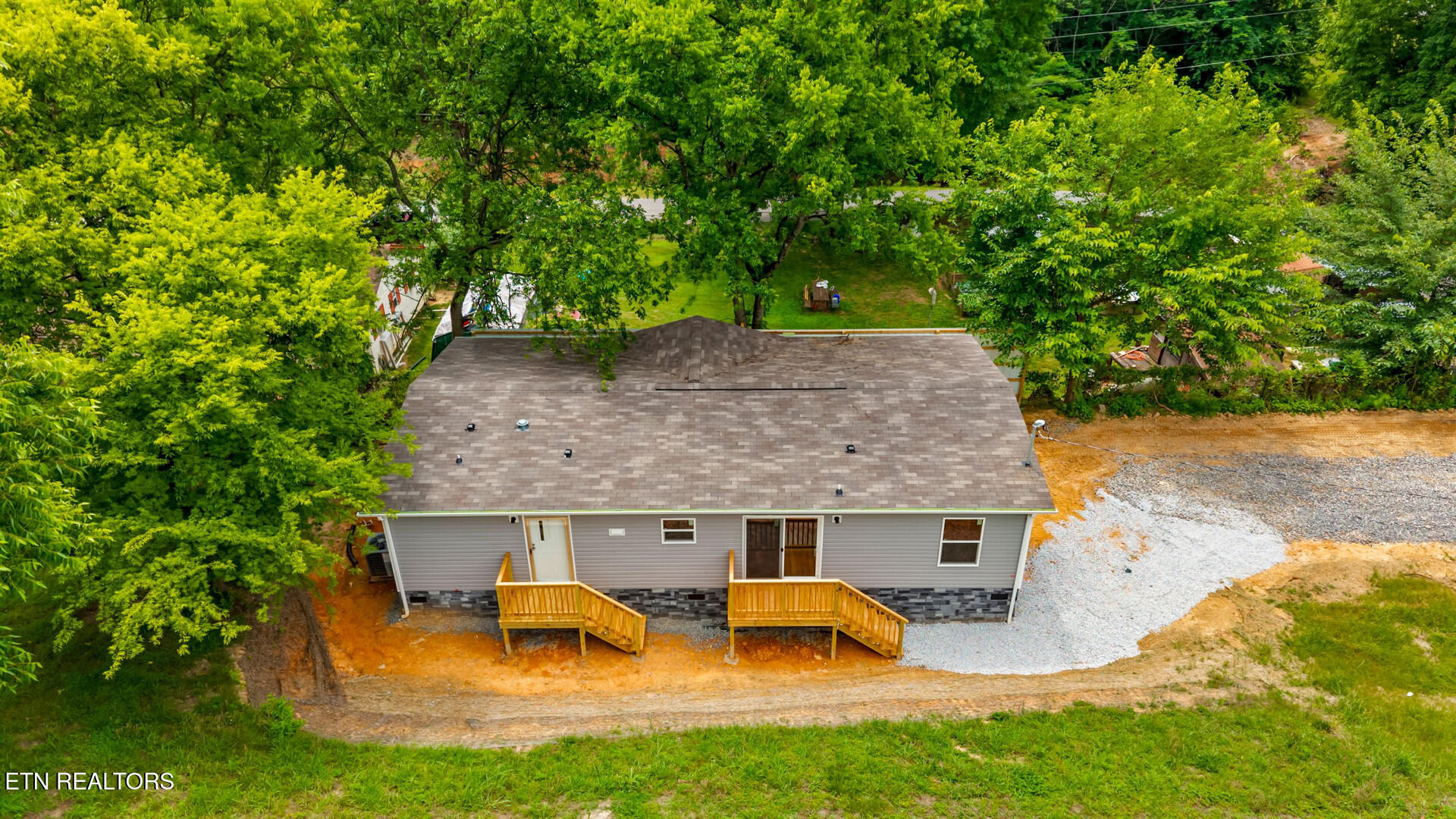 591 Freeman Avenue Newport, TN 37821 - Photo 3 of 23 591 23