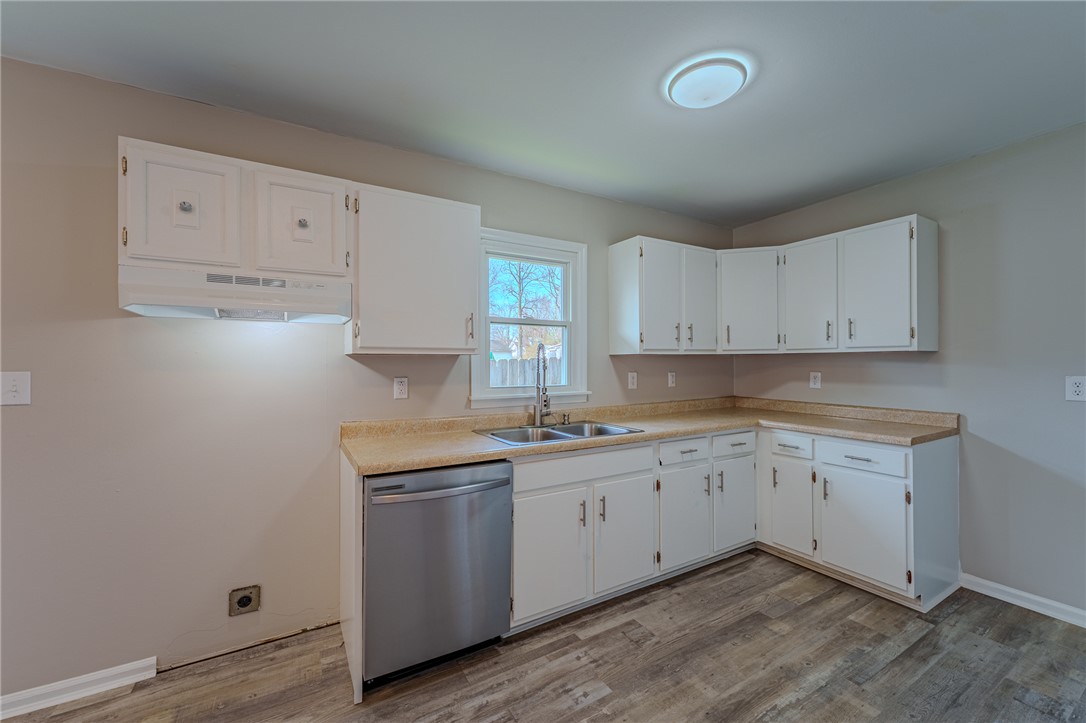1005 Burt Street Springfield, OH 45505 - Photo 13 of 33 This spacious kitchen offers ample cabinet storage and modern appliances for everyday living.