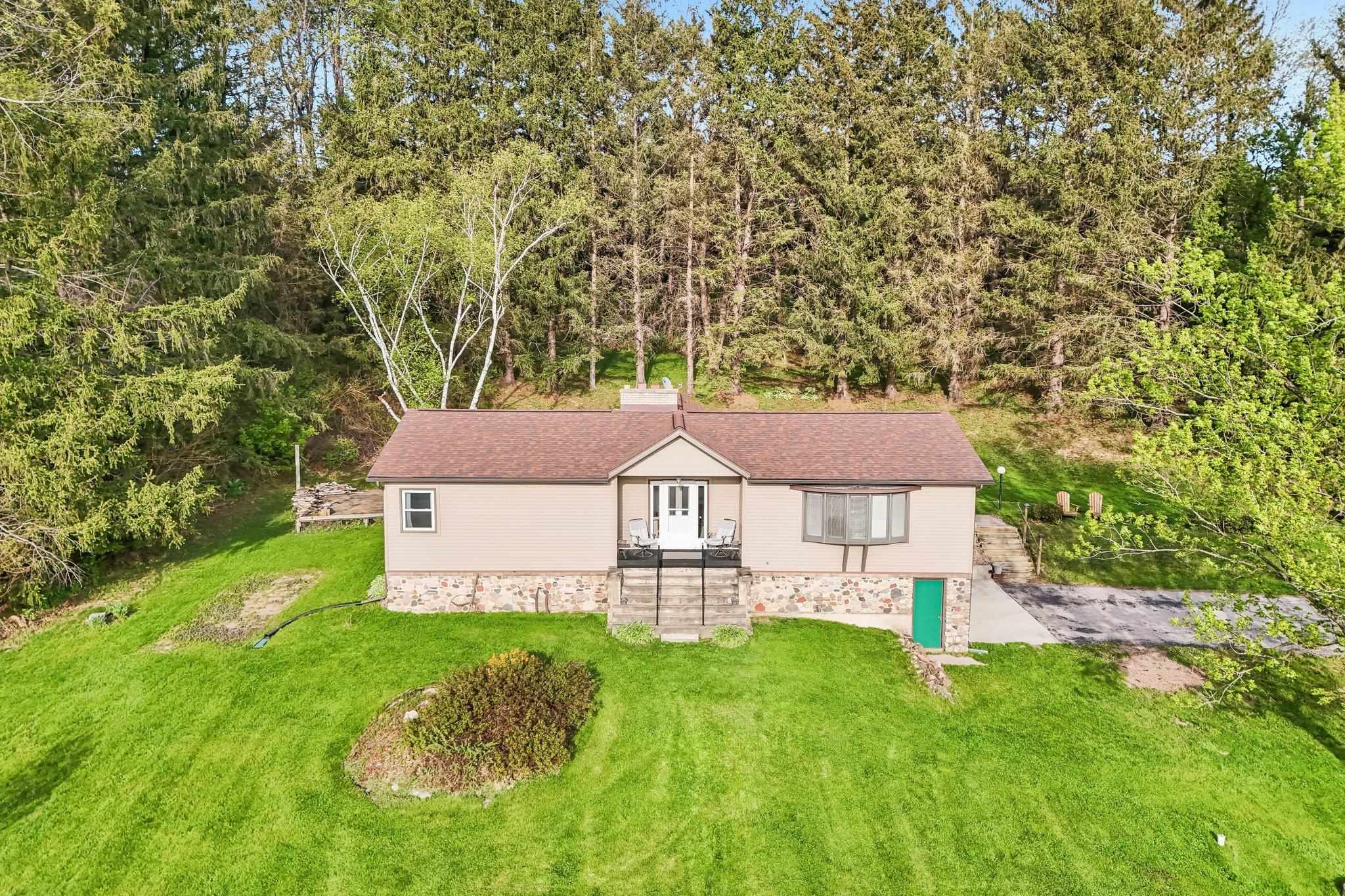 5030 South Valley Road Black Earth, WI 53515 - Photo 1 of 55