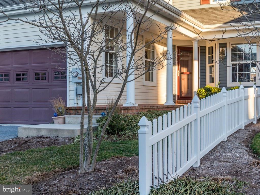 628 Chatham Way Lititz, PA 17543 - Photo 3 of 28