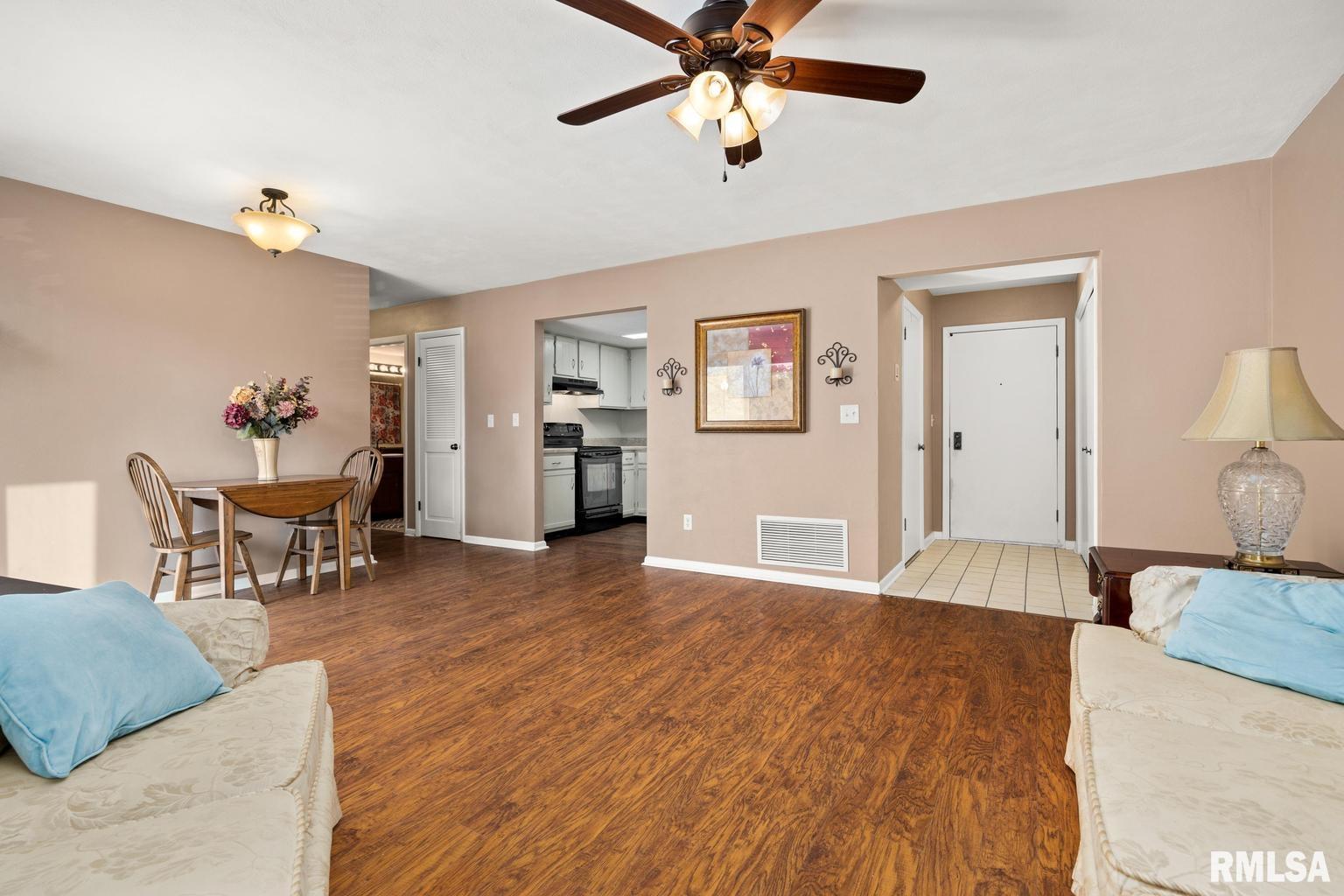 2223 Veterans Road, Unit 19 Morton, IL 61550 - Photo 7 of 22 Gallery Image 7