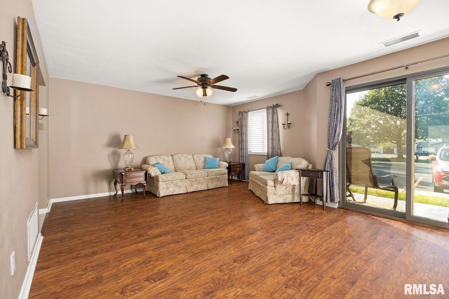 2223 Veterans Road, Unit 19 Morton, IL 61550 - Photo 8 of 22 Gallery Image 8